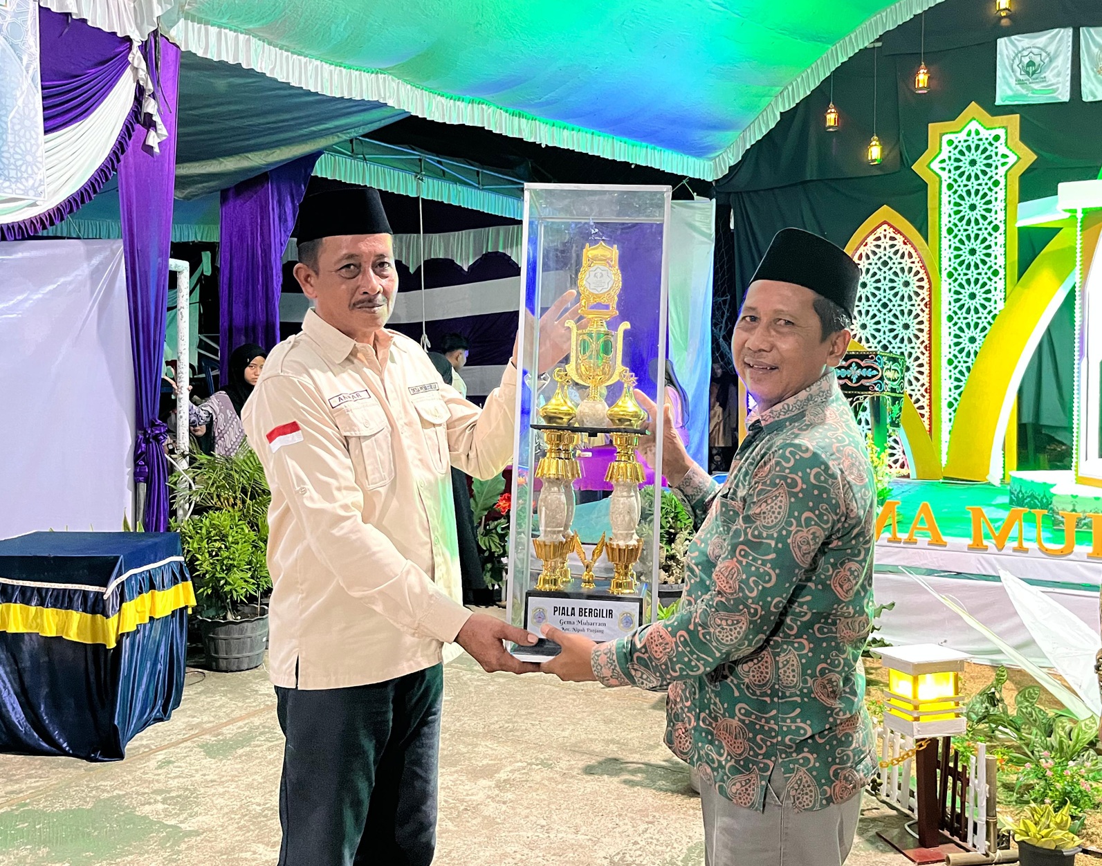 Camat Nipah Panjang Resmi Tutup Gema Muharram 1447 H di Desa Pemusiran