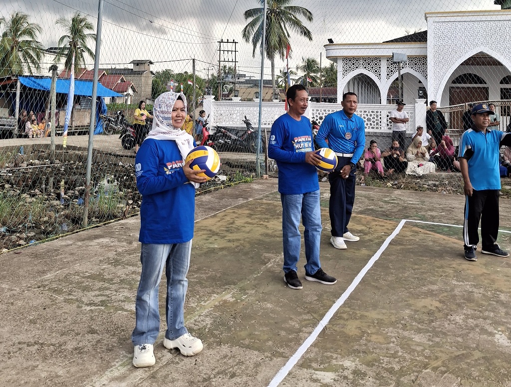 Kepala Desa Pemusiran Resmi Buka Turnamen Bola Voli Desa Pemusiran