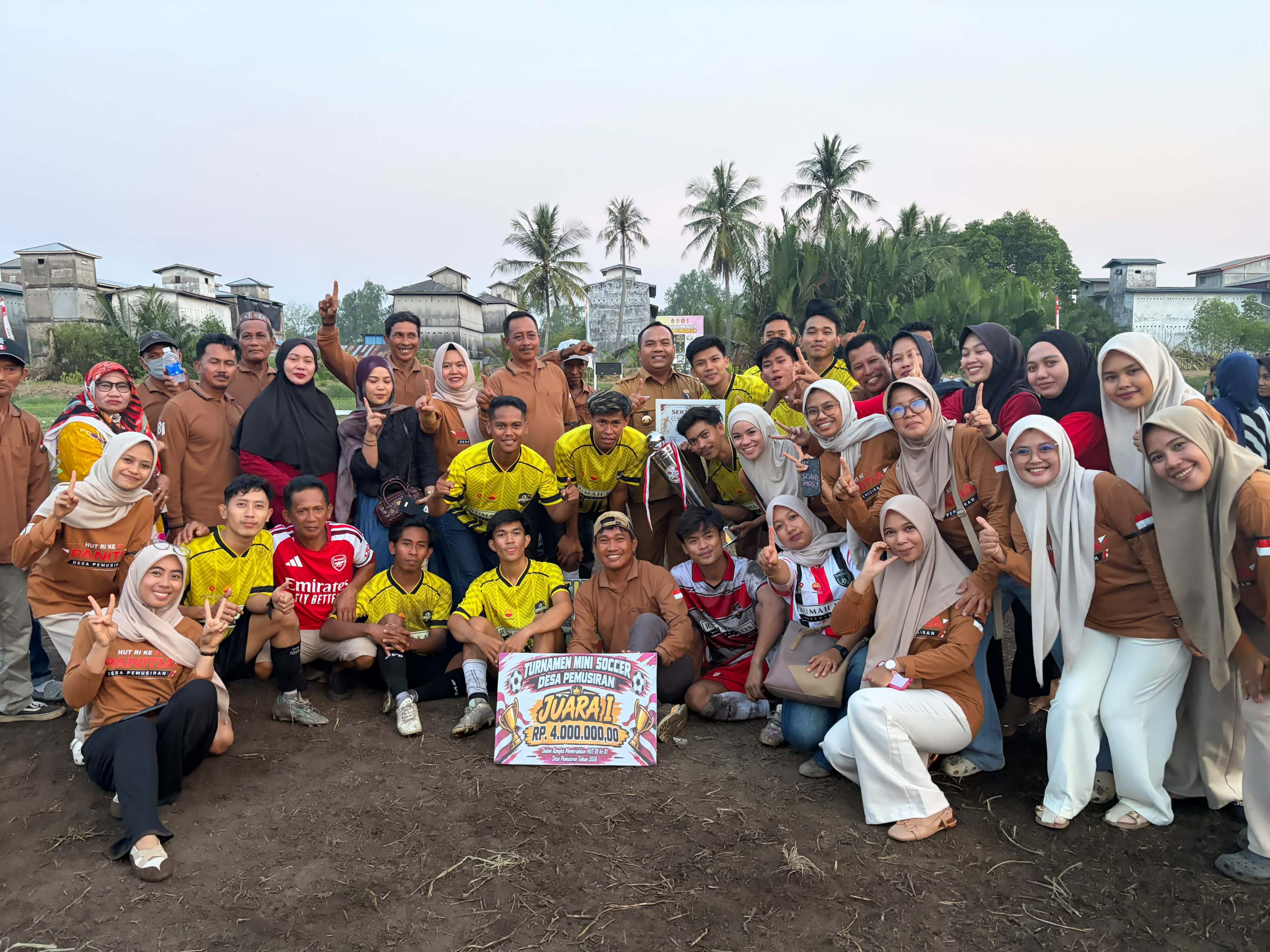 Camat Nipah Panjang Resmi Tutup Turnamen Mini Soccer Pemusiran Cup 2026, Tuan Rumah Raih Juara Pertama